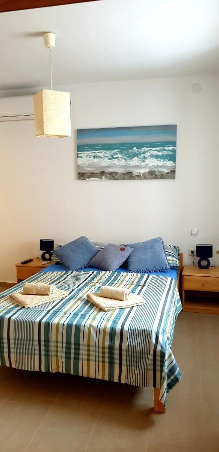 Apartments And Room Vela Senj  Buitenkant foto