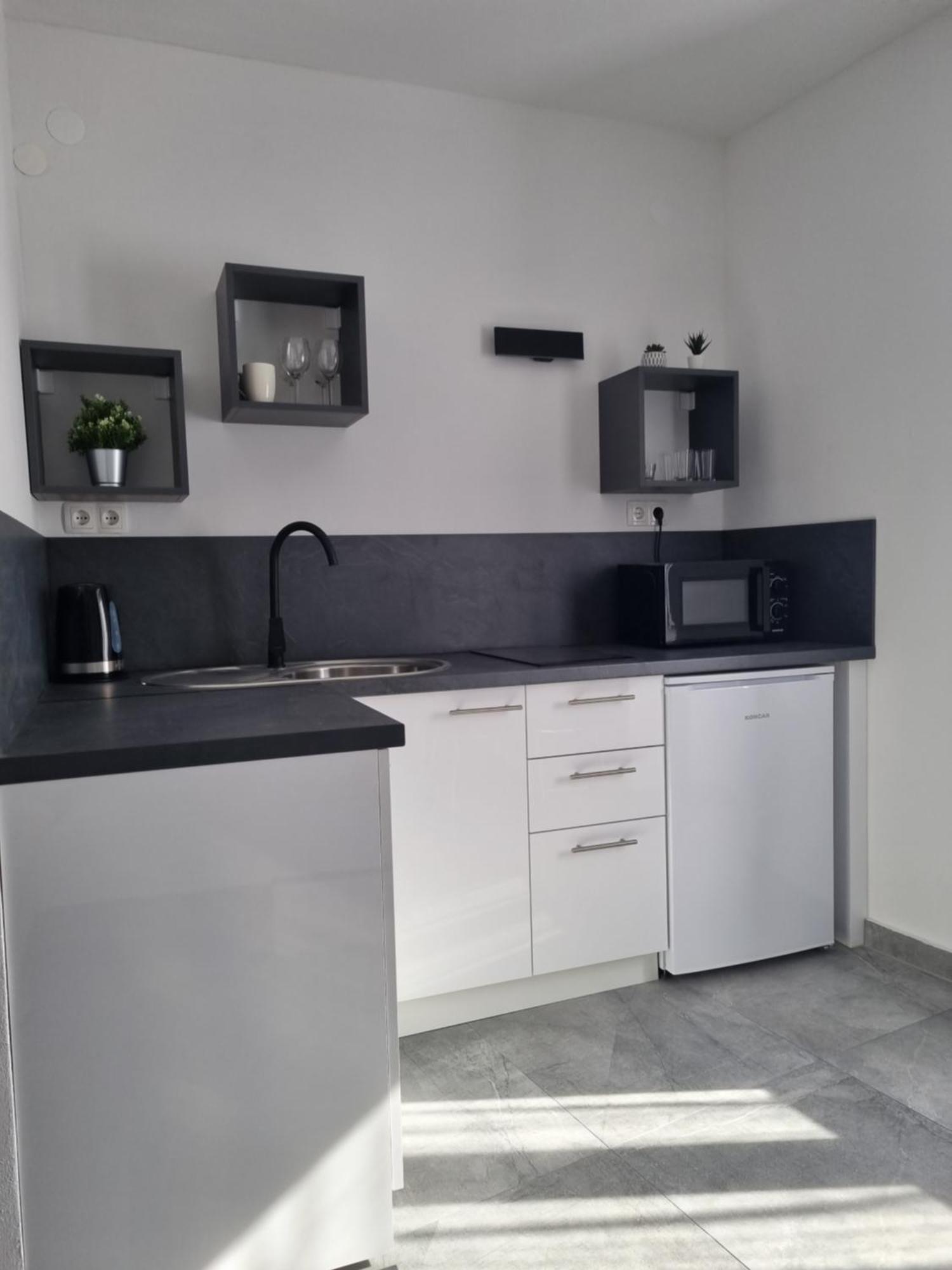 Apartments And Room Vela Senj  Kamer foto
