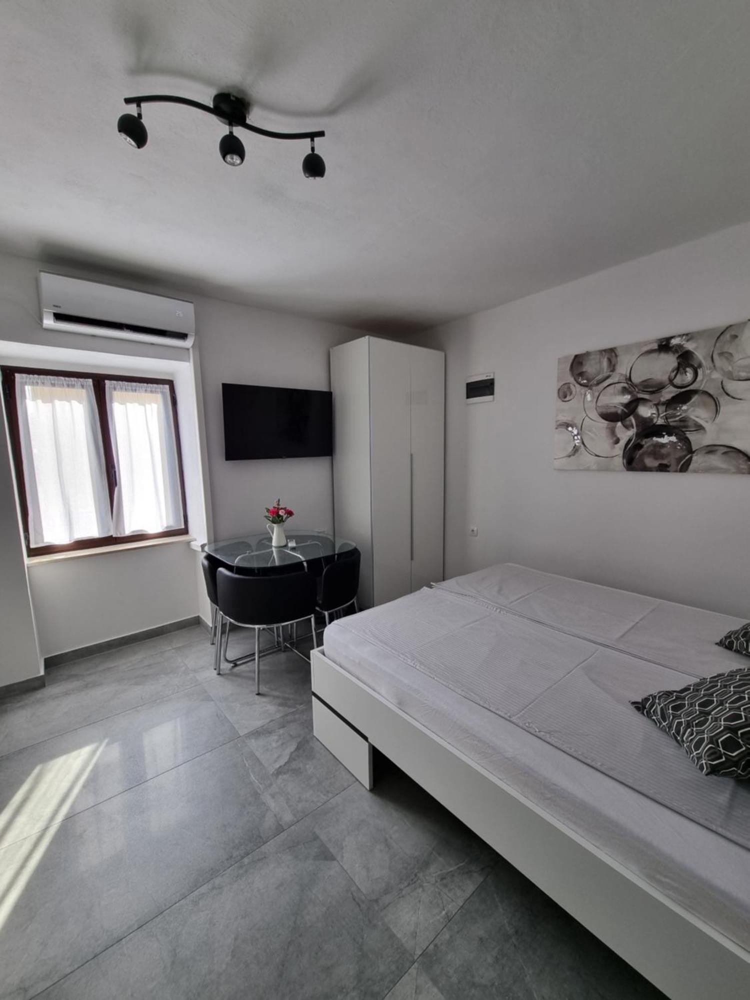 Apartments And Room Vela Senj  Kamer foto